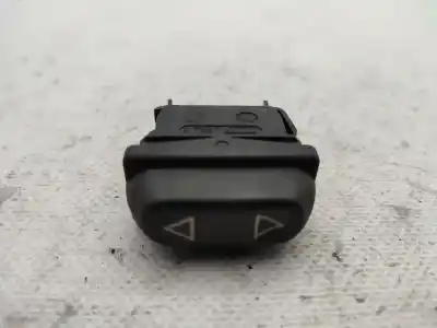 Peça sobressalente para automóvel em segunda mão BOTÃO / INTERRUPTOR ELEVADOR VIDRO DIANTEIRO DIREITO por PEUGEOT 306 (7B, N3, N5)  Referências OEM IAM 5 PINOS  