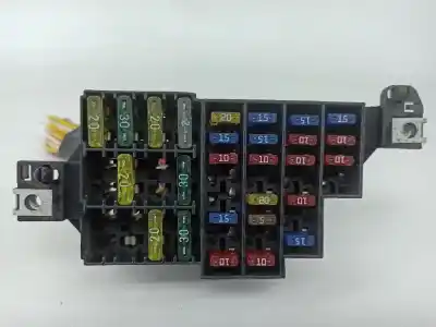 İkinci el araba yedek parçası RÖLE/SIGORTA KUTUSU için RENAULT CLIO II (BB_, CB_)  OEM IAM referansları 7703297597  