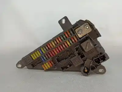 Pezzo di ricambio per auto di seconda mano scatola relè/fusibili per bmw 5 touring (e61) 520 d riferimenti oem iam 913883001