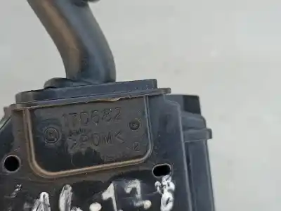 Pezzo di ricambio per auto di seconda mano comando pulito per mazda 3 (bk) 1.3 (bk14) riferimenti oem iam 17d682  