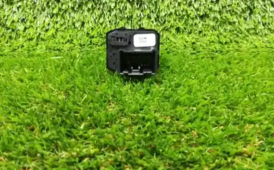 Second-hand car spare part rearview side mirror switch for suzuki swift iii (mz, ez) 1.3 ddis (rs 413d) oem iam references   