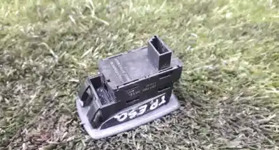 Peça sobressalente para automóvel em segunda mão botão / interruptor elevador vidro traseiro esquerdo por bmw x3 (e83) 2.0 d referências oem iam   