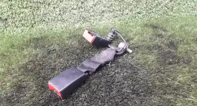 Peça sobressalente para automóvel em segunda mão chicote / encaixe cinto segurança traseiro direito por bmw x3 (e83) 2.0 d referências oem iam 