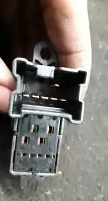 Peça sobressalente para automóvel em segunda mão botão / interruptor elevador vidro traseiro esquerdo por nissan qashqai / qashqai +2 i (j10, nj10, jj10e) 1.5 dci referências oem iam   