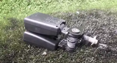 Автозапчасти б/у крюк для ремня задний правый за ford fiesta vi (cb1, ccn) 1.5 tdci ссылки oem iam    Автозапчасти б/у крюк для ремня задний правый за ford fiesta vi (cb1, ccn) 1.5 tdci ссылки oem iam