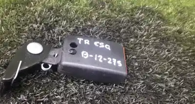 Gebrauchtes Autoersatzteil gürtelhaken hinten links zum ford fiesta vi (cb1, ccn) 1.5 tdci oem-iam-referenzen    Gebrauchtes Autoersatzteil gürtelhaken hinten links zum ford fiesta vi (cb1, ccn) 1.5 tdci oem-iam-referenzen