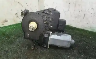 Pezzo di ricambio per auto di seconda mano motore alzacristalli anteriore destro per audi a6 c5 (4b2, 4b4) 2.5 tdi riferimenti oem iam 0130821774  