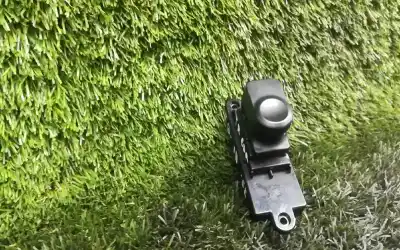 Pezzo di ricambio per auto di seconda mano comandi alzacristalli posteriore sinistro per hyundai i30 (fd) 1.6 crdi riferimenti oem iam 