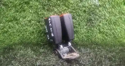 Автозапчасти б/у крюк для ремня задний правый за ford focus ii (da_, hcp, dp) 1.8 tdci ссылки oem iam   