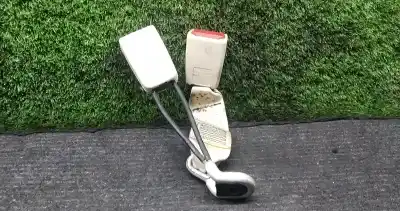 Автозапчасти б/у крюк для ремня задний правый за volkswagen passat variant (3c5) 1.9 tdi ссылки oem iam 