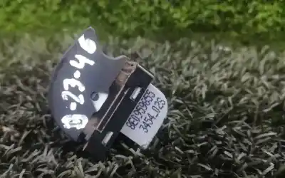 Peça sobressalente para automóvel em segunda mão botão / interruptor elevador vidro traseiro esquerdo por audi a4 b7 avant (8ed) 3.0 tdi quattro referências oem iam   