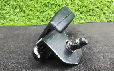 Автозапчасти б/у крюк для ремня задний центральный за opel corsa d (s07) 1.3 cdti (l08 l68) ссылки oem iam   