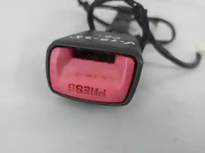 Second-hand car spare part right front seat belt buckle for toyota prius hatchback (_w2_) 1.5 hybrid (nhw20_) oem iam references e034501  