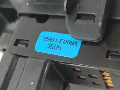 Peça sobressalente para automóvel em segunda mão botão / interruptor elevador vidro traseiro esquerdo por nissan note (e11, ne11) 1.5 dci referências oem iam 25411ed00a  