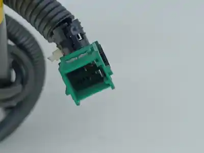 Second-hand car spare part left front seat belt buckle for opel corsa c 1.3 16v cdti cat (z 13 dt / ln9) oem iam references 09114885  