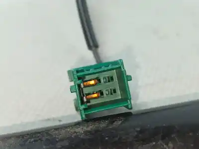 Peça sobressalente para automóvel em segunda mão chicote / encaixe cinto segurança dianteiro esquerdo por opel corsa c 1.2 16v cat (z 12 xe / lw4) referências oem iam   