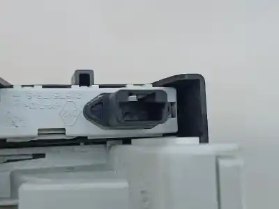 Second-hand car spare part multifunction display for renault megane ii sedán (lm0/1_) 1.5 dci (lm1e) oem iam references 8200290543b   Second-hand car spare part multifunction display for renault megane ii sedán (lm0/1_) 1.5 dci (lm1e) oem iam references 8200290543b