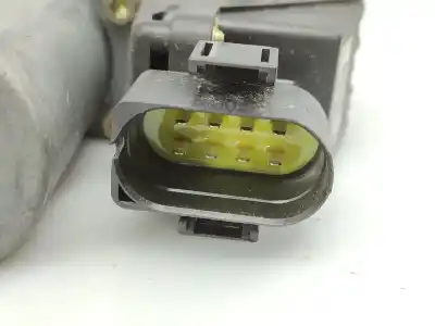 Second-hand car spare part right front window motor for audi a4 avant (8d5, b5) 113 m/380 gasóleo 1998 5p oem iam references 8d0959802d  