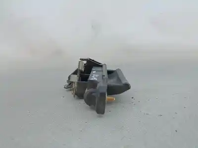 Second-hand car spare part tailgate back door handle for mazda 3 (bk) 1.3 (bk14) oem iam references   