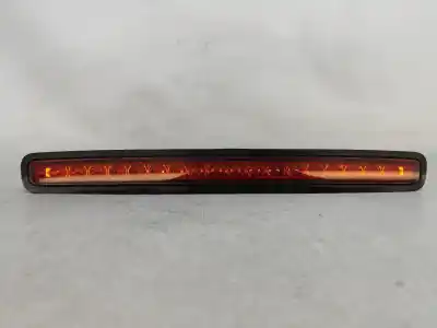 Peça sobressalente para automóvel em segunda mão farolim de travão central por audi a5 cabriolet (8f7) 3.0 tdi quattro referências oem iam 8f0945401