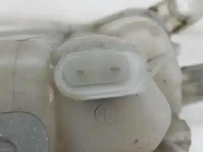 Second-hand car spare part coolant expansion tank for audi a5 cabriolet (8f7) 3.0 tdi quattro oem iam references 8k0121405e  