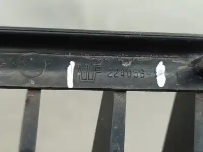 Second-hand car spare part front grille for bmw 3 (e90) 320 d oem iam references 7120008  