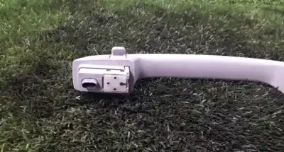 Pezzo di ricambio per auto di seconda mano maniglia a soffitto per bmw x3 (e83) 2.0 d riferimenti oem iam   