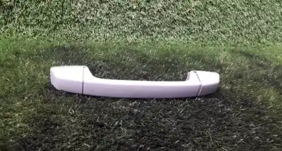 Peça sobressalente para automóvel em segunda mão puxador de teto por bmw x3 (e83) 2.0 d referências oem iam 