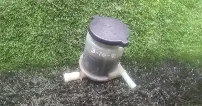 Second-hand car spare part power steering fluid tank for toyota rav4 (a2) 2.0 d-4d 4wd oem iam references 