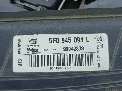 Автозапчастина б/у правий ліхтар в дверях для seat leon (5f1) 1.5 tgi посилання на oem iam 5f0945094l  