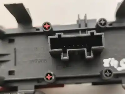 Peça sobressalente para automóvel em segunda mão interruptor 4 piscas - emergência por renault megane ii break (km0/1_) 1.5 dci (km02. km13) gasóleo 2004 5p referências oem iam 8200095493  