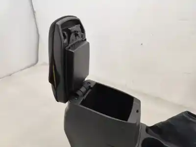 Автозапчастина б/у центральна консоль для toyota auris ranchera familiar (_e18_) 1.4 d-4d (nde180_) посилання на oem iam 5891002160  