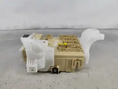 Автозапчасти б/у блок реле/предохранителей за toyota auris ranchera familiar (_e18_) 1.4 d-4d (nde180_) ссылки oem iam 63583366