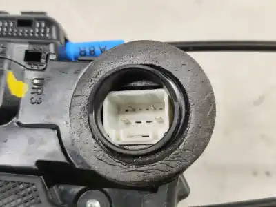 Автозапчасти б/у замок задней правой двери за toyota auris ranchera familiar (_e18_) 1.4 d-4d (nde180_) ссылки oem iam a084219  