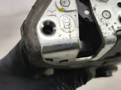 Автозапчасти б/у замок задней правой двери за toyota auris ranchera familiar (_e18_) 1.4 d-4d (nde180_) ссылки oem iam a084219  