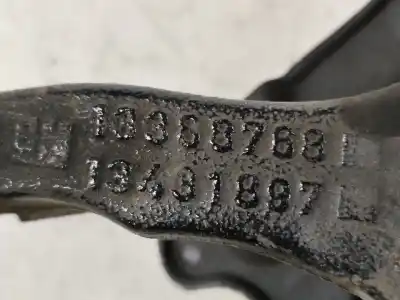 Автозапчасти б/у передняя правая кулачка за opel adam (m13) 1.4 ссылки oem iam 13368768  
