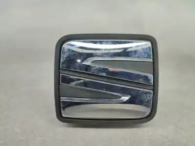 Pièce détachée automobile d'occasion POIGNÉE EXTÉRIEURE DE COFFRE / HAYON pour SEAT LEON ST (5F8)  Références OEM IAM 5F0827565D  