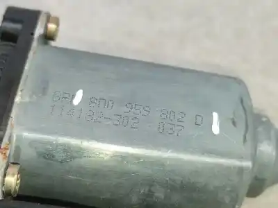 Second-hand car spare part right front window motor for audi a4 avant (8d5, b5) 113 m/380 gasóleo 1998 5p oem iam references 8d0959802d  