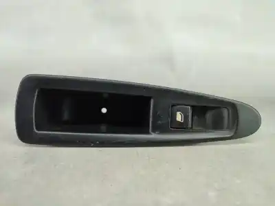 Peça sobressalente para automóvel em segunda mão BOTÃO / INTERRUPTOR ELEVADOR VIDRO TRASEIRO ESQUERDO por CITROEN C4 I (LC_)  Referências OEM IAM 9650912777   Peça sobressalente para automóvel em segunda mão BOTÃO / INTERRUPTOR ELEVADOR VIDRO TRASEIRO ESQUERDO por CITROEN C4 I (LC_)  Referências OEM IAM 9650912777