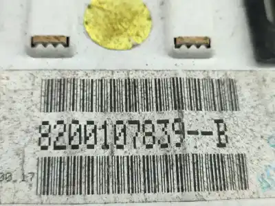 Pièce détachée automobile d'occasion écran multifonctions pour renault megane ii sedán (lm0/1_) 1.5 dci (lm02 lm13 lm2a) références oem iam 8200107839b   Pièce détachée automobile d'occasion écran multifonctions pour renault megane ii sedán (lm0/1_) 1.5 dci (lm02 lm13 lm2a) références oem iam 8200107839b