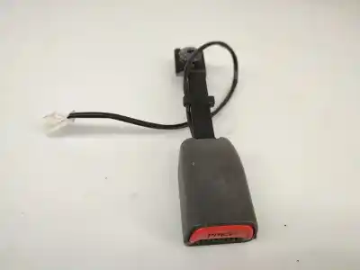 Pièce détachée automobile d'occasion boucle de ceinture de sécurité avant droit pour chevrolet spark (m300) 1.0 références oem iam 
