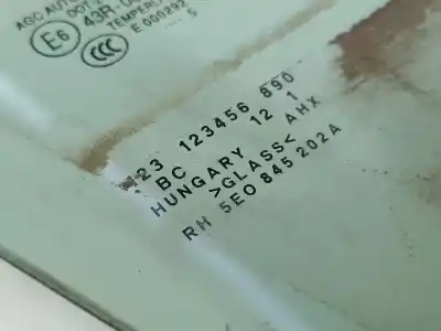 Автозапчастина б/у скло передній праві двері для skoda octavia iii break (5e5) 1528 ak gasóleo 2015 5p посилання на oem iam 5e0845202a  