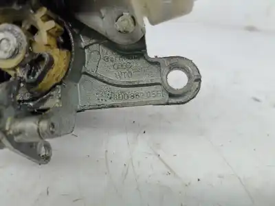 Автозапчастина б/у циліндр задніх дверей для audi a4 b5 (8d2) 1.9 tdi посилання на oem iam 8d0862055  