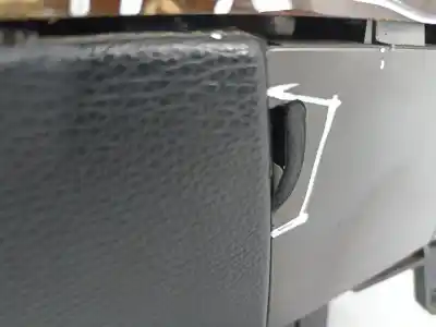 Second-hand car spare part center armrest for bmw 7 (e65, e66, e67) 730 d oem iam references 7011600  