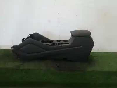 Peça sobressalente para automóvel em segunda mão APOIO DE BRAÇO CONSOLA CENTRAL por HYUNDAI TUCSON (TL, TLE) 1.6 CRDi Referências OEM IAM 8461D7CA0  