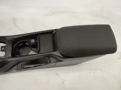 Автозапчастина б/у центральний подлокник для volvo v40 hatchback (525) d2 посилання на oem iam   