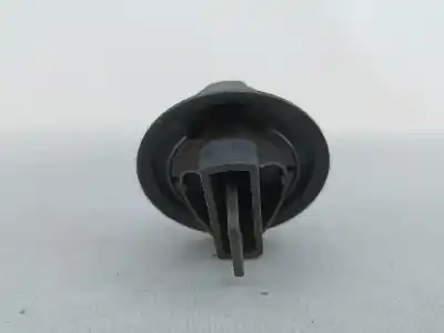 Pièce détachée automobile d'occasion bouchon de carburant extérieur pour renault megane scenic (ja0/1_) 1.4 i (ja0e) références oem iam 7700431898a  