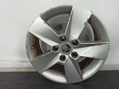 Автозапчастина б/у шина для skoda octavia iii break (5e5) 1528 ak gasóleo 2015 5p посилання на oem iam r16