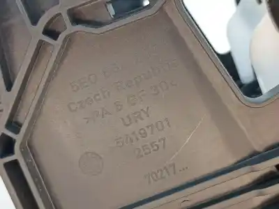 Автозапчастина б/у центральний подлокник для skoda octavia iii break (5e5) 1528 ak gasóleo 2015 5p посилання на oem iam 5e0864207  