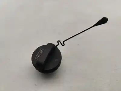 Автозапчасти б/у наружная крышка топлива за toyota auris ranchera familiar (_e18_) 1.4 d-4d (nde180_) ссылки oem iam   